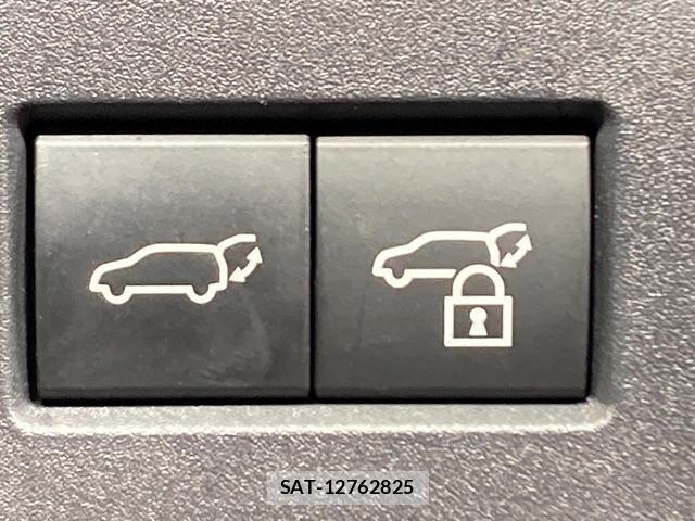 Toyota CROWN 2023-11 8003885-6