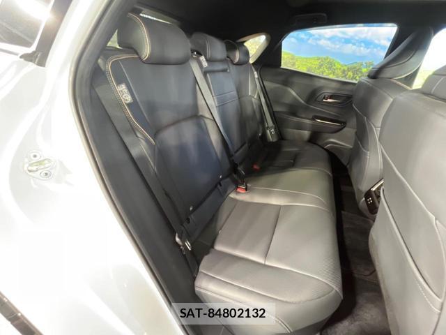 Toyota CROWN 2023-11 8004713-8