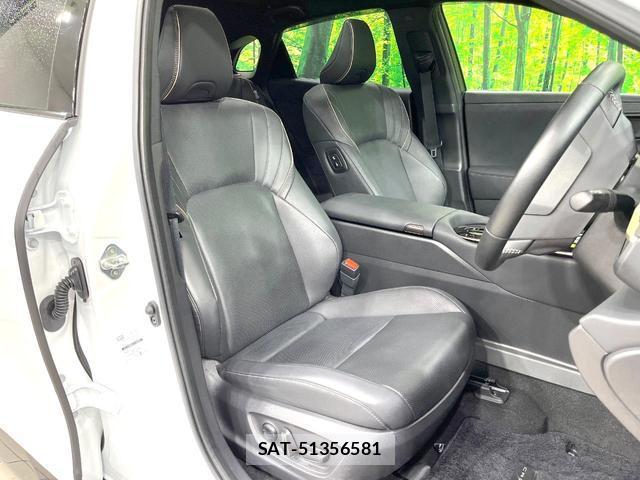 Toyota CROWN 2023-11 8004880-9