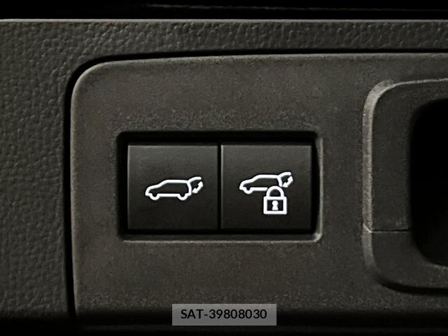 Toyota CROWN 2023-12 8005061-8