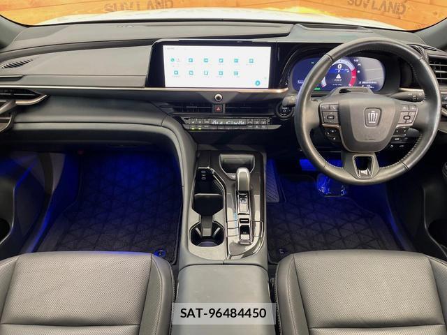 Toyota CROWN 2023-12 8005216-1
