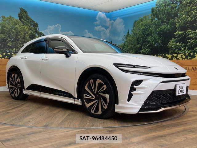 Toyota CROWN 2023-12 8005216-17
