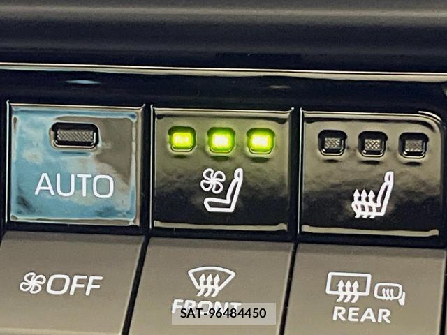 Toyota CROWN 2023-12 8005216-8