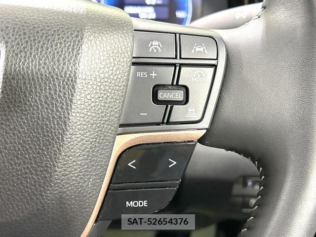 Toyota CROWN 2024-08 8006423-5
