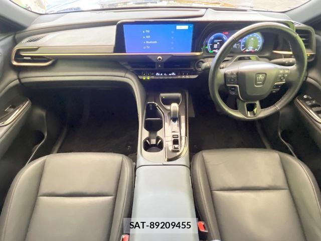Toyota CROWN 2024-08 8006968-1