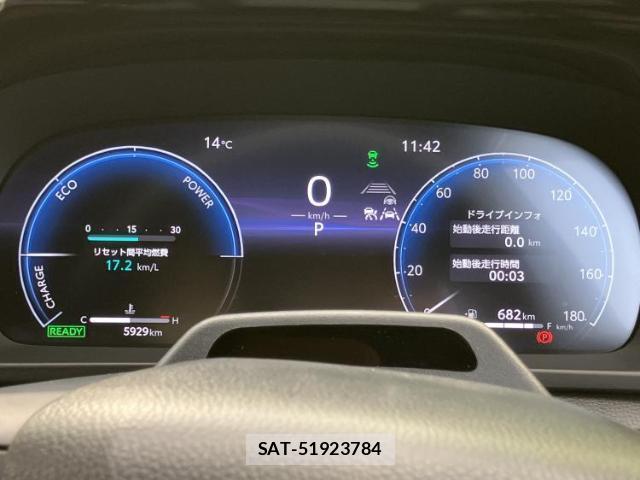 Toyota CROWN 2024-09 8007236-14