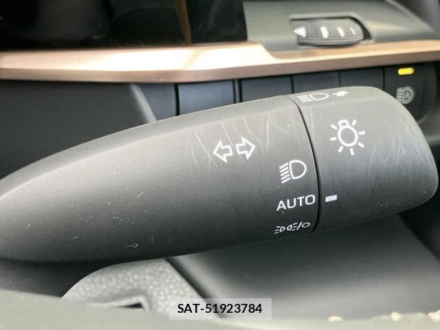 Toyota CROWN 2024-09 8007236-16