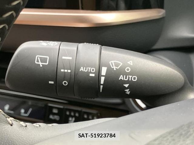 Toyota CROWN 2024-09 8007236-17