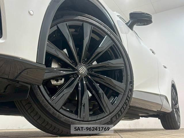 Toyota CROWN 2024-12 8007353-17