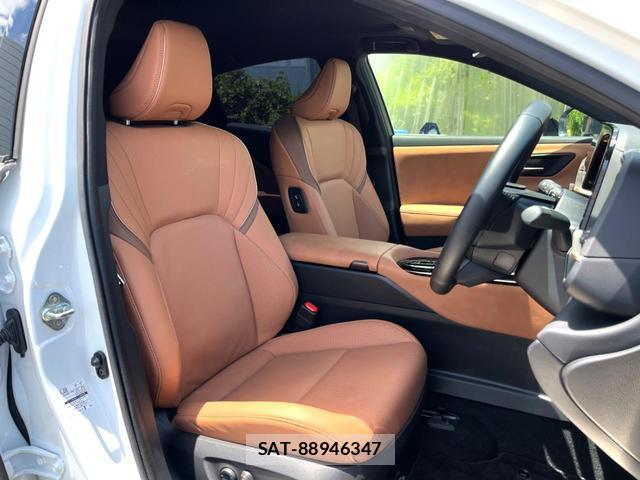 Toyota CROWN 2024-10 8007471-13