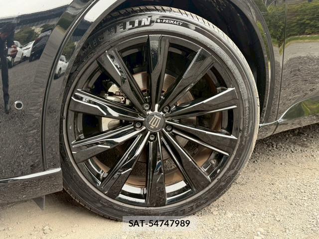 Toyota CROWN 2024-01 8007550-2