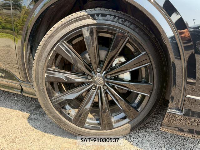 Toyota CROWN 2023-11 8007551-11