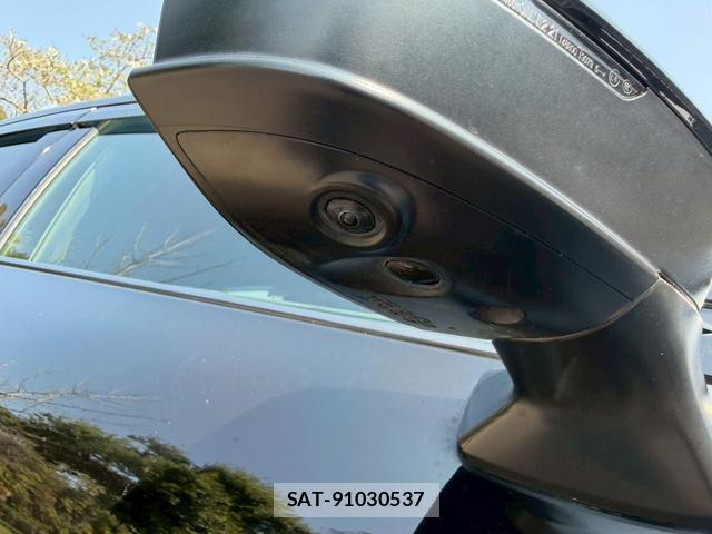 Toyota CROWN 2023-11 8007551-14