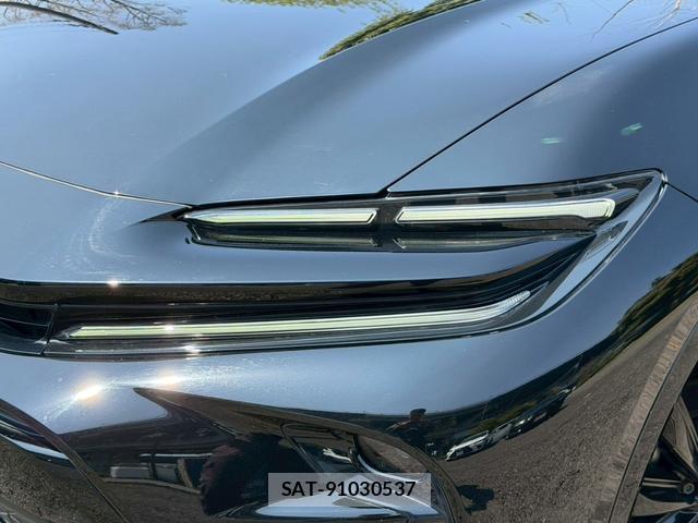 Toyota CROWN 2023-11 8007551-3
