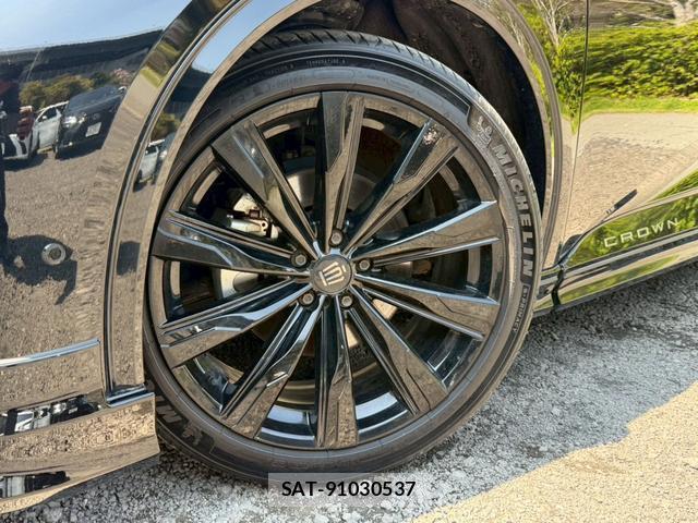 Toyota CROWN 2023-11 8007551-7