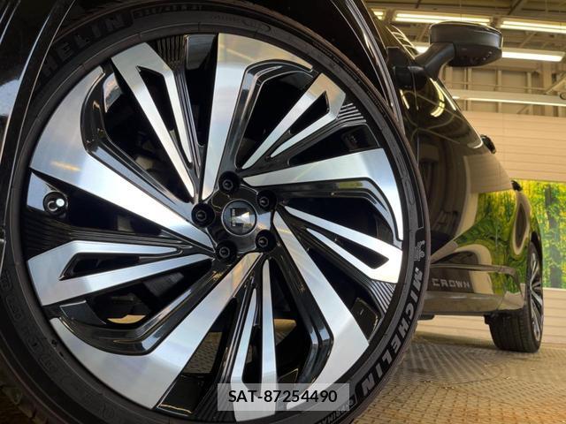 Toyota CROWN 2023-11 8007779-12