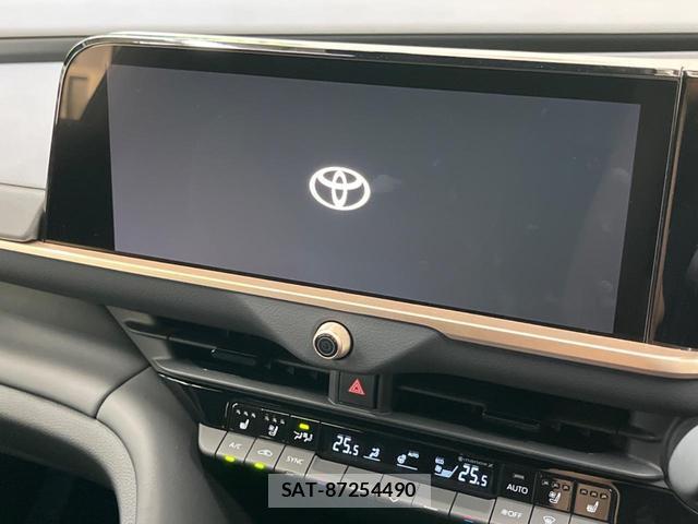 Toyota CROWN 2023-11 8007779-2