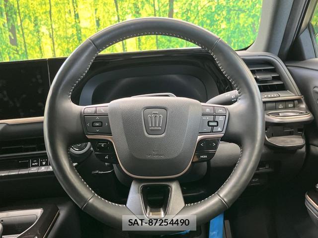 Toyota CROWN 2023-11 8007779-4