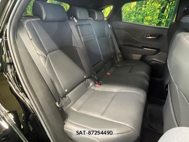 Toyota CROWN 2023-11 8007779-9