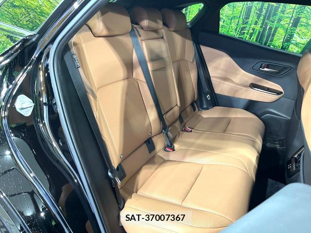 Toyota CROWN 2024-02 8008656-8