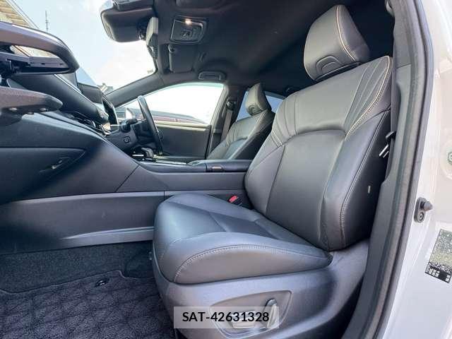 Toyota CROWN 2024-04 8009755-6