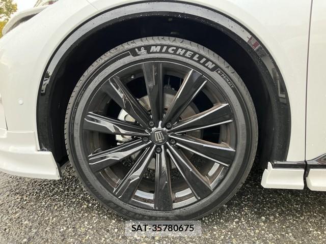 Toyota CROWN 2024-11 8009775-15