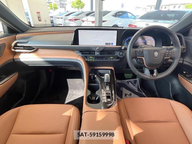 Toyota CROWN 2024-06 8010350-1