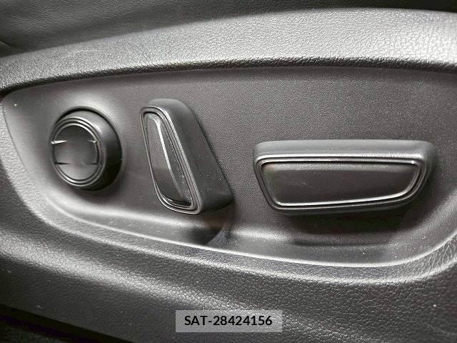 Toyota CROWN 2024-04 8010879-7