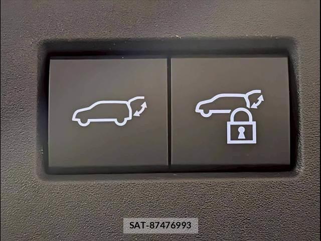 Toyota CROWN 2023-12 8010880-7