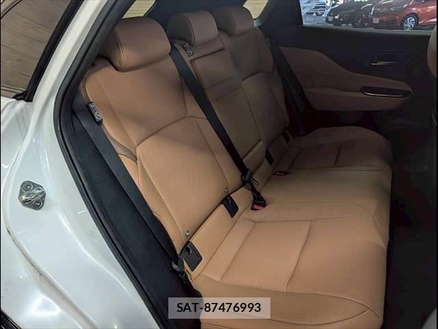 Toyota CROWN 2023-12 8010880-9