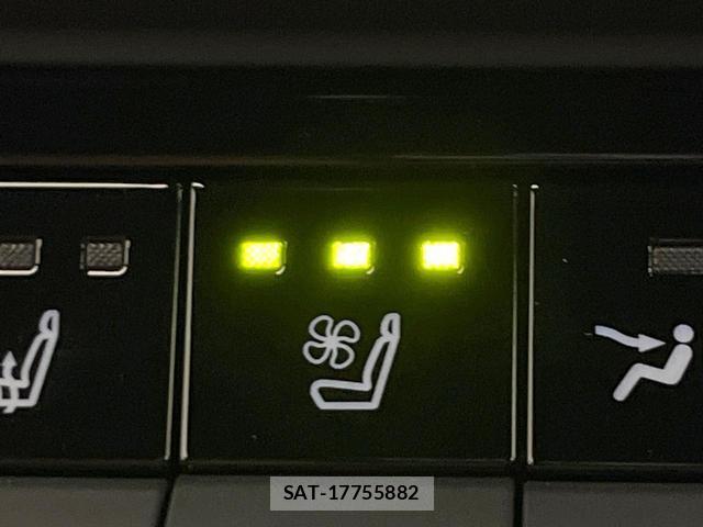 Toyota CROWN 2024-03 8011082-5