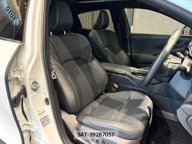 Toyota CROWN 2024-02 8011115-4