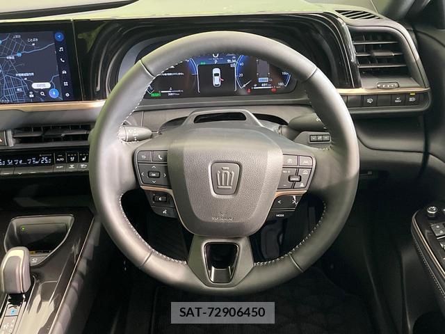 Toyota CROWN 2024-10 8011363-11