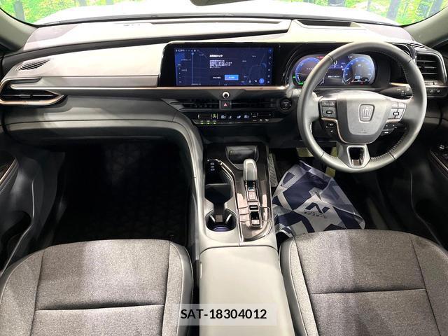 Toyota CROWN 2025-12 8011384-1