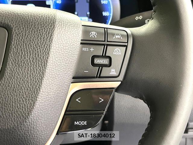 Toyota CROWN 2025-12 8011384-6