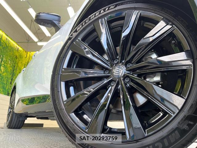 Toyota CROWN 2024-02 8011748-11