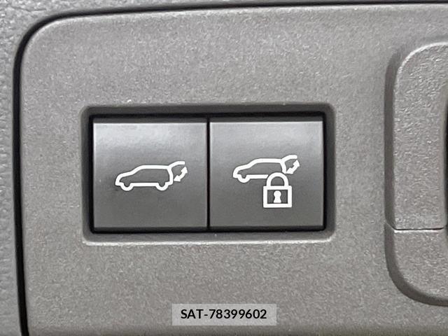 Toyota CROWN 2023-12 8011836-10