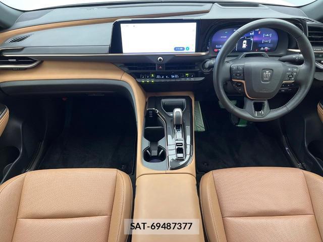 Toyota CROWN 2023-12 8011837-1