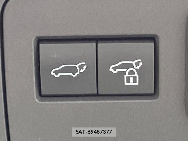 Toyota CROWN 2023-12 8011837-7