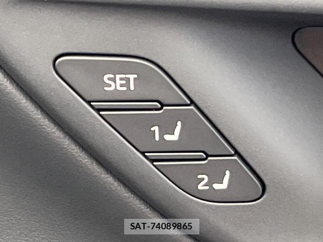 Toyota CROWN 2024-10 8011838-11