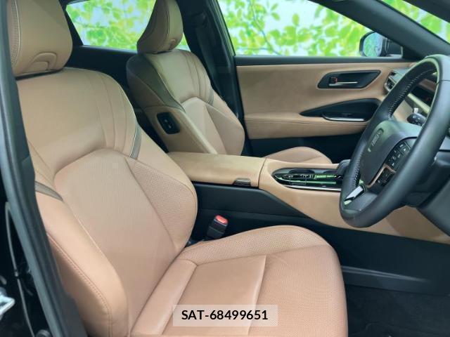 Toyota CROWN 2024-09 8012163-3