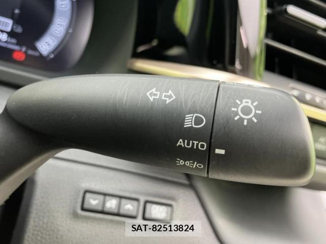 Toyota CROWN 2024-12 8012172-15