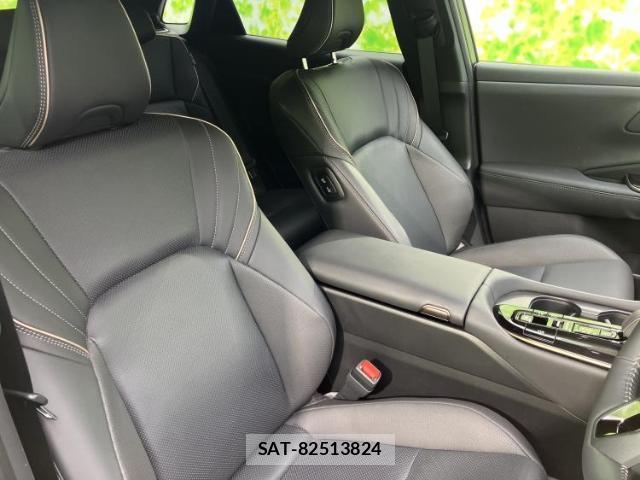 Toyota CROWN 2024-12 8012172-3