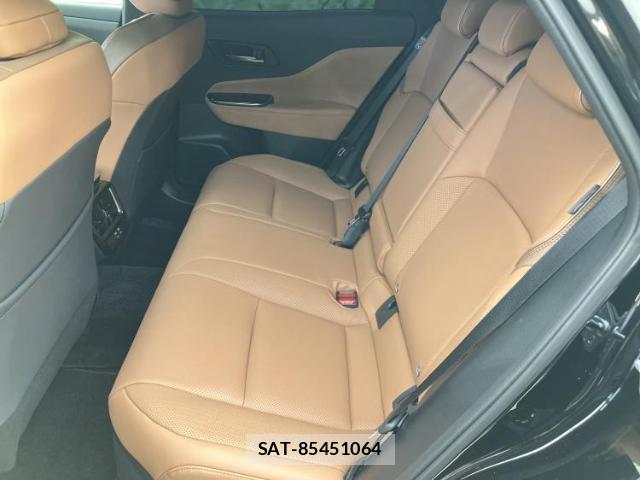 Toyota CROWN 2025-01 8012239-6