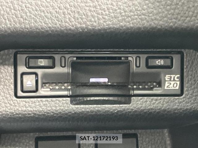 Toyota CROWN 2024-11 8012386-17
