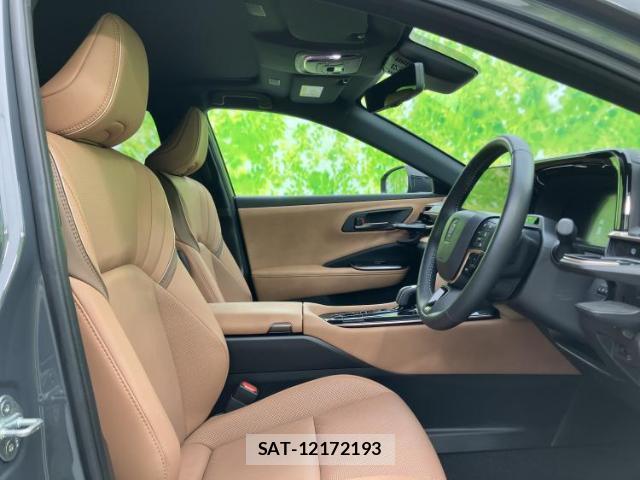 Toyota CROWN 2024-11 8012386-3