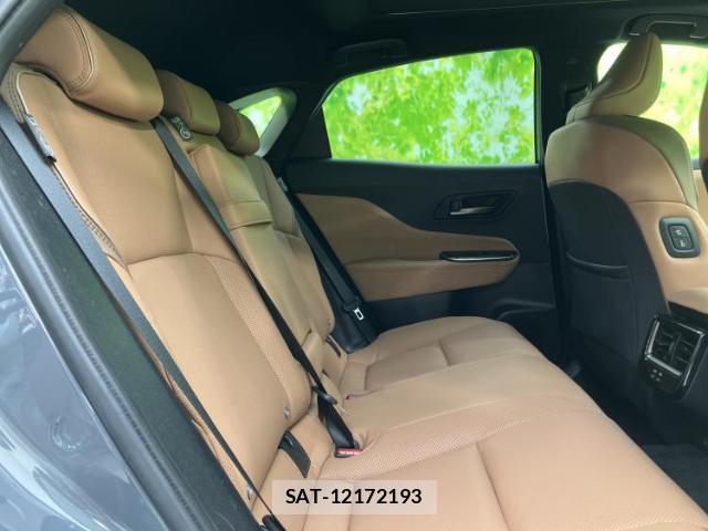 Toyota CROWN 2024-11 8012386-4