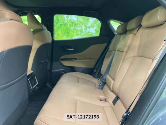 Toyota CROWN 2024-11 8012386-6