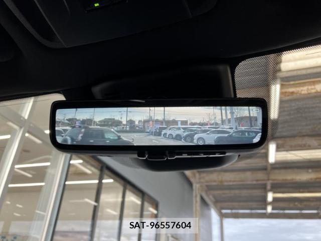 Toyota CROWN 2024-01 8012462-17