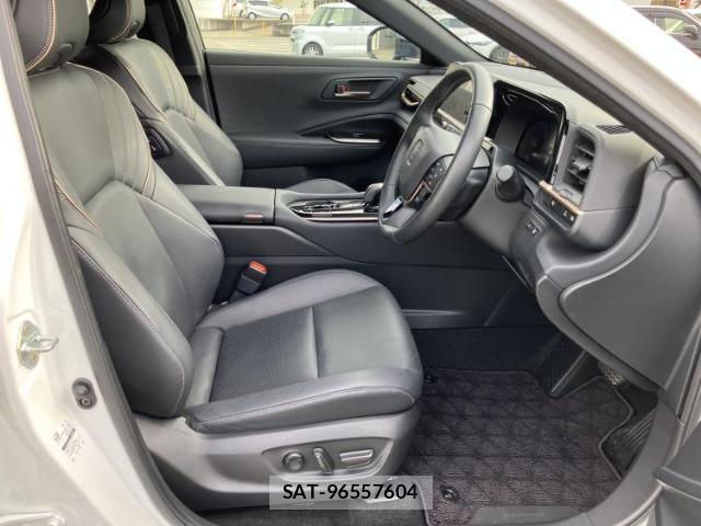 Toyota CROWN 2024-01 8012462-3